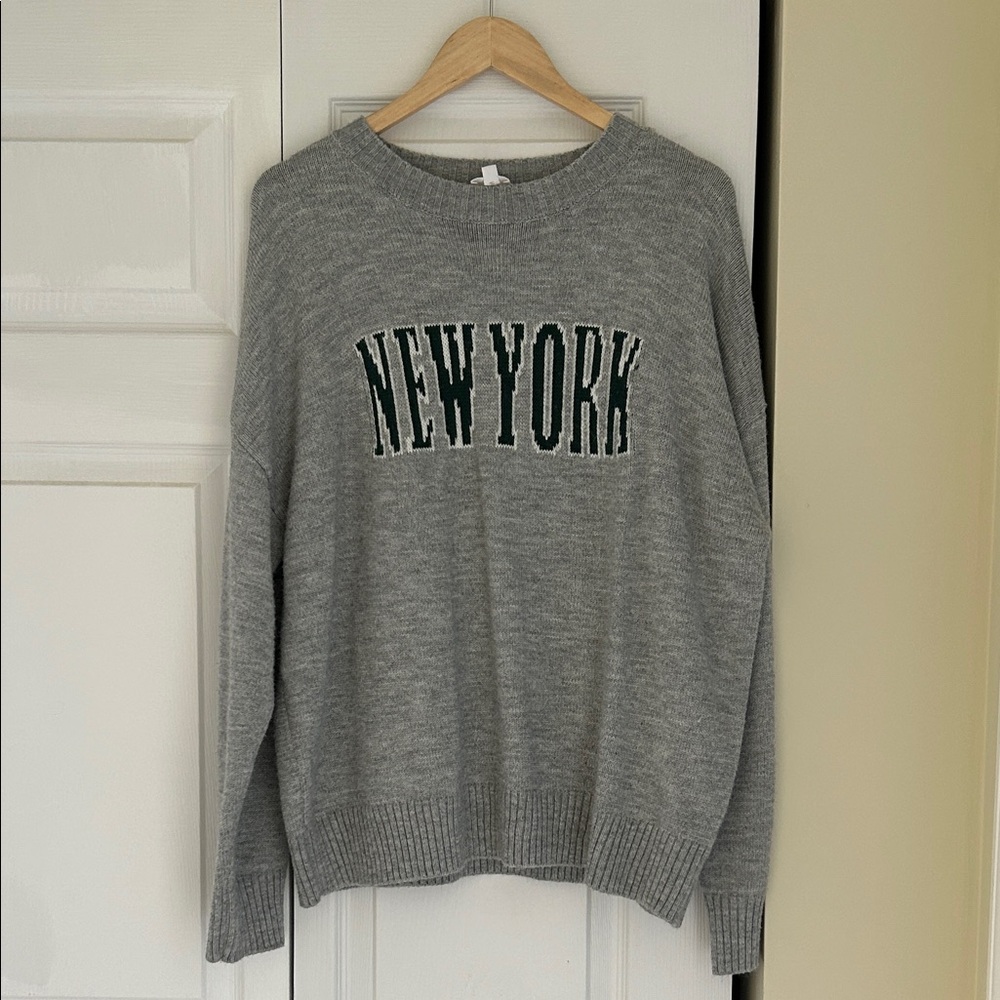 Le Lis Gray 'New York' Crew Neck Sweater